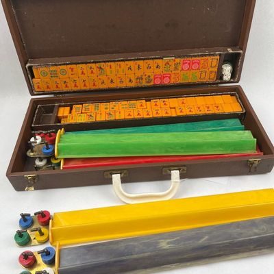 Sale Photo Thumbnail #251: Vtg American Butterscotch Mahjong Set