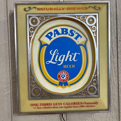 Sale Photo Thumbnail #50: Vtg Pabst Light Beer Lighted Bar Sign