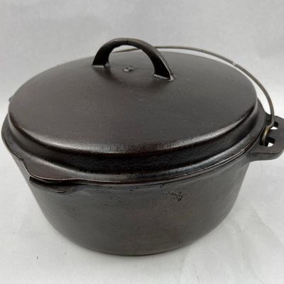 Sale Photo Thumbnail #231: Vtg Cast Iron Dutch Oven w/ Basting Lid