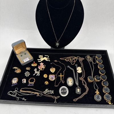 Sale Photo Thumbnail #34: Vtg 14K Gold, Costume & Intaglio