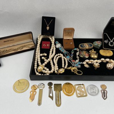 Sale Photo Thumbnail #329: Madeira & David Weis Vtg Jewelry & Desk