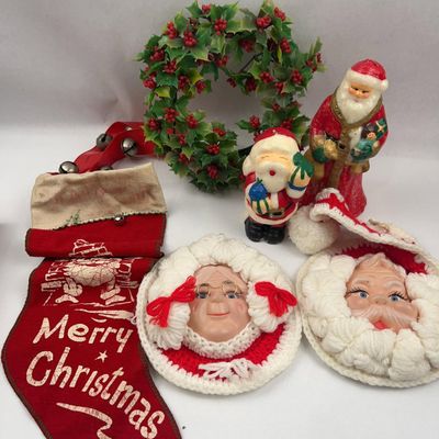 Sale Photo Thumbnail #127: Vtg Christmas Decor & Collectibles