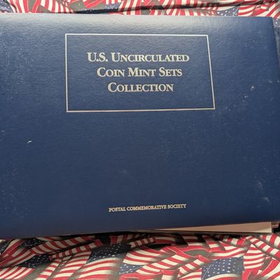 Sale Photo Thumbnail #423: *EMPTY* U.S. Mint UNC Coin Set Collector's Album - No Coins!!