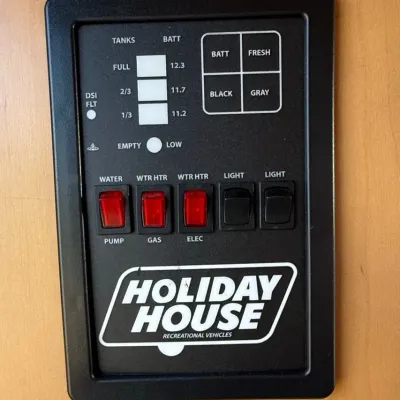 Sale Photo Thumbnail #36: Holiday House Travel Trailer 