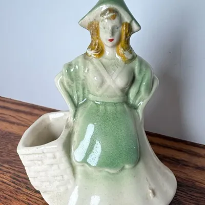 Shawnee Style Dutch Girl Planter 