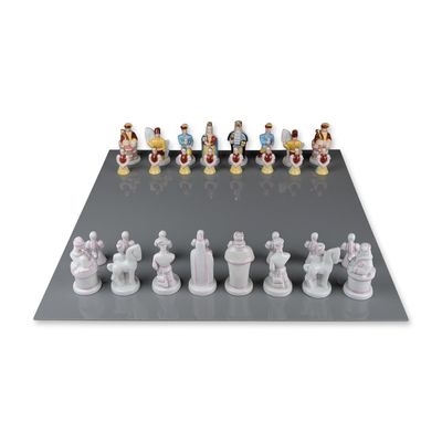 Sale Photo Thumbnail #6: 32pc Herend Hungary Hand-Painted Chess Set