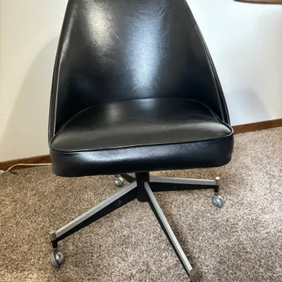 Mid Century Modern Herman Miller Eames Dining Table with 4 Bucket Style Chairs Front - No rips or tears