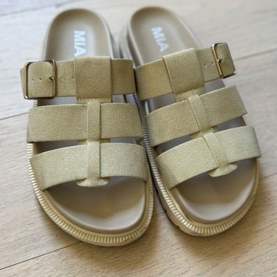 Sale Photo Thumbnail #228