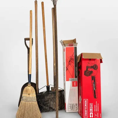 Craftsman 14 Inch Corded Chainsaw and Outdoor Yard Tools Utility
