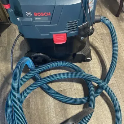 Bosch 9-gallon Wet/Dry Self-cleaning Dust Collector with HEPA Filter