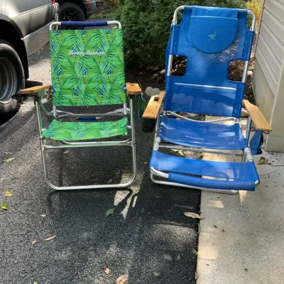 2 Beach Chairs