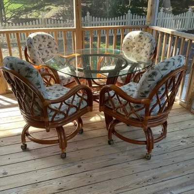 Glass Topped Kitchen Table with 4 Cushioned Chairs