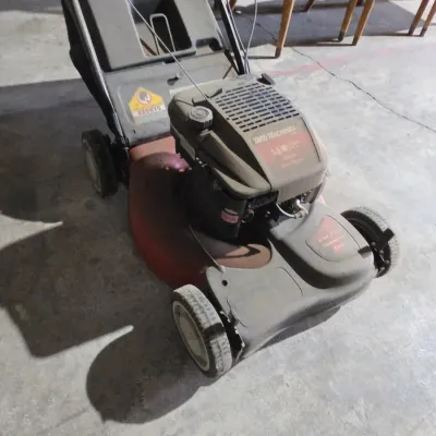 Yard Machines 5.5 HP 21" Mower with Mulcher / rear bagger - Needs minor repairs