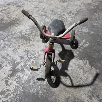 classic vintage metal Hedstrom children's tricycle 70's -80's