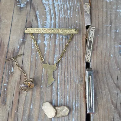 Vintage men's Gold toned Tie clips and more