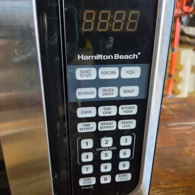 Hamilton Beach microwave oven - Works!