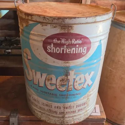 Vintage Sweetex Pure Vegetable Shortening metal can made by Procter & Gamble