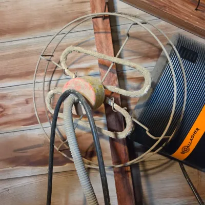 Gallagher electric fence charger M1100 - with a water trough heater