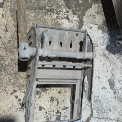 Steel Atlantic mop bucket with squeeze overhanging attachment