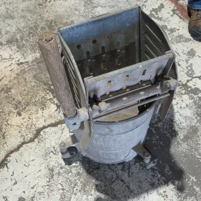Steel Atlantic mop bucket with squeeze overhanging attachment
