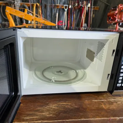 Hamilton Beach microwave oven - Works!