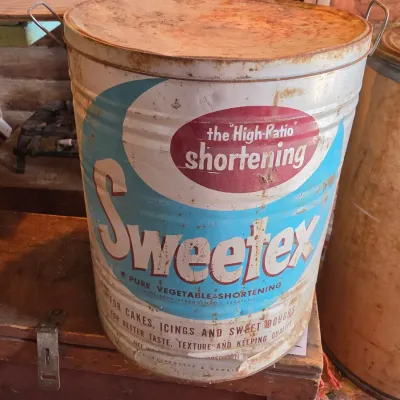 Vintage Sweetex Pure Vegetable Shortening metal can made by Procter & Gamble