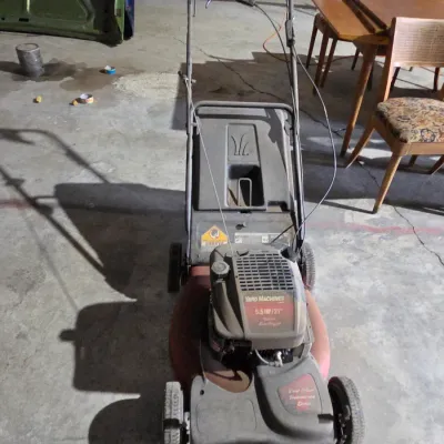 Yard Machines 5.5 HP 21" Mower with Mulcher / rear bagger - Needs minor repairs
