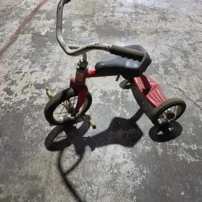 classic vintage metal Hedstrom children's tricycle 70's -80's