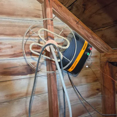 Gallagher electric fence charger M1100 - with a water trough heater