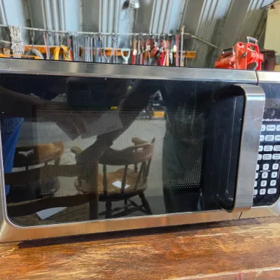Hamilton Beach microwave oven - Works!