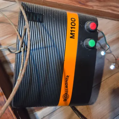 Gallagher electric fence charger M1100 - with a water trough heater