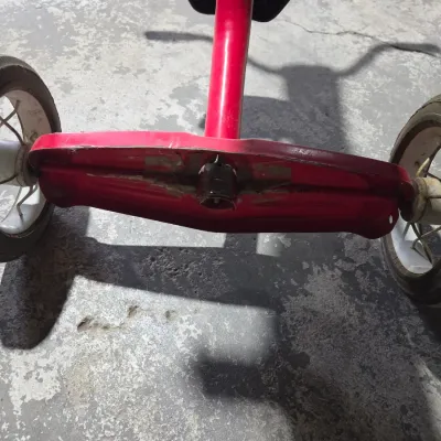 classic vintage metal Hedstrom children's tricycle 70's -80's