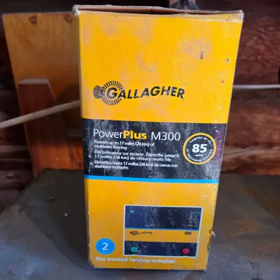 Gallagher Power plus M300 electric fence charger -