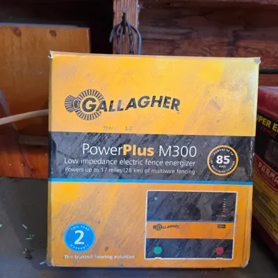 Gallagher Power plus M300 electric fence charger -