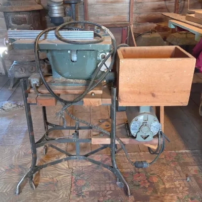 Vintage Sears Craftsman bench table saw