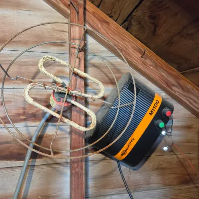 Gallagher electric fence charger M1100 - with a water trough heater
