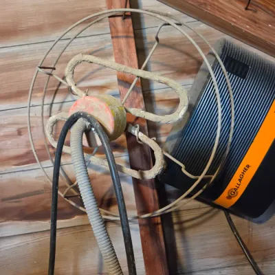 Gallagher electric fence charger M1100 - with a water trough heater