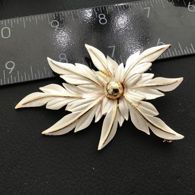 Park l’âne Vintage Gold toned White Enamel Floral spray Brooch