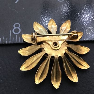 Sunflower Vintage Gold Tone Textured Brooch