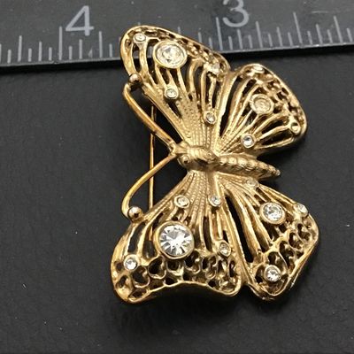 Vintage Rhinesrone Gold Tone Rhinestone Brooch
