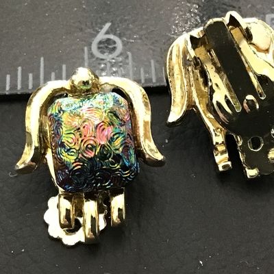 Beautiful, Gold Tone peacock Lava Glass clip ons Vintage