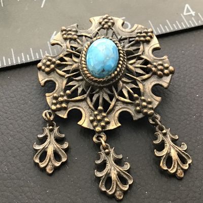 Beautiful Ornate Turquoise Cabochon Leaf Dangle Tassels Brass Tone Vintage