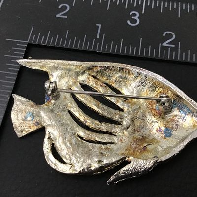 Silver Tone Vintage Enamel Angel Fish Brooch pin