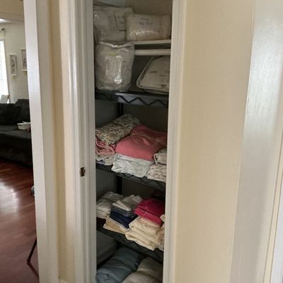 Sale Photo Thumbnail #53: Linens