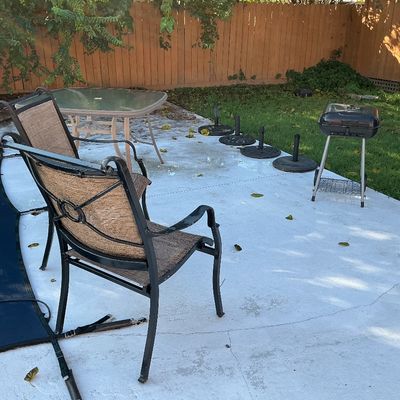 Sale Photo Thumbnail #63: Outdoor chairsgrill, ladders