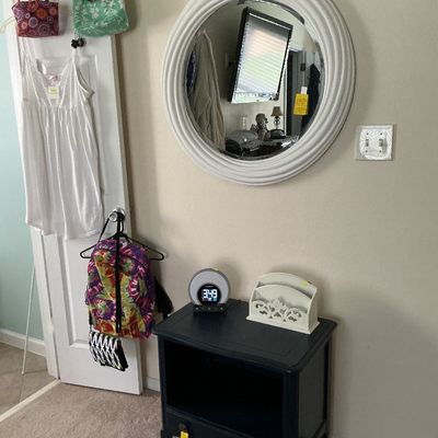 Sale Photo Thumbnail #30: Round mirror, small table, etc.