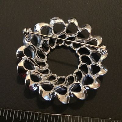 Vintage Sarah Coventry Silver-Tone Swirl Wreath Brooch Pin