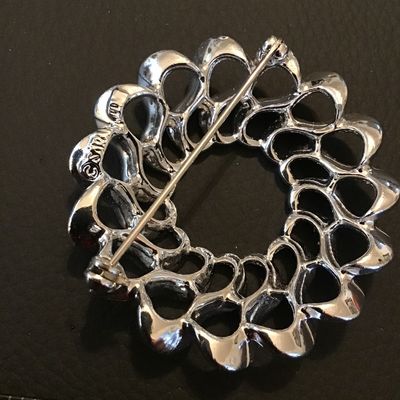 Vintage Sarah Coventry Silver-Tone Swirl Wreath Brooch Pin