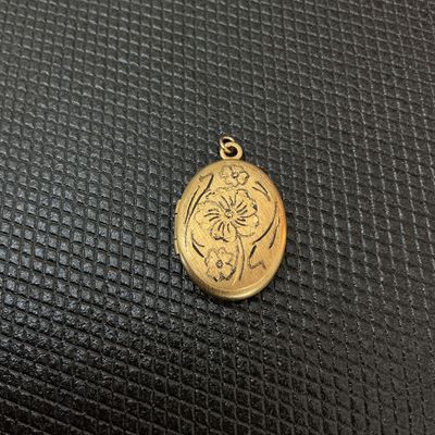 Vintage Gold-Tone Oval Floral Engraved Locket Pendant