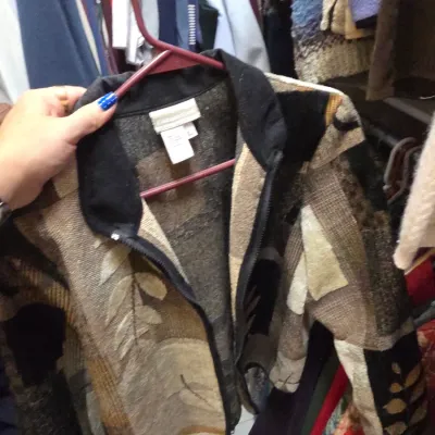 Sale Photo Thumbnail #327